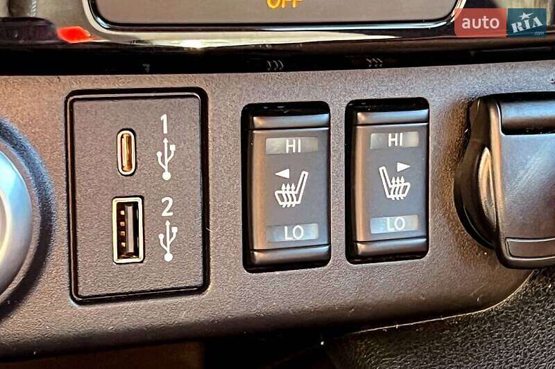 Хэтчбек Nissan Leaf 2021 в Киеве