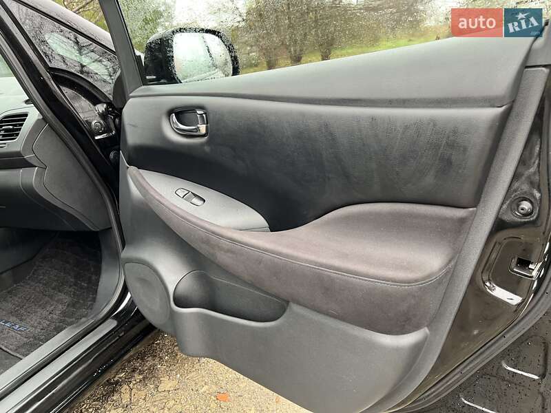 Хэтчбек Nissan Leaf 2013 в Лозовой фото 8 Хэтчбек Nissan Leaf 2013 в Лозовой