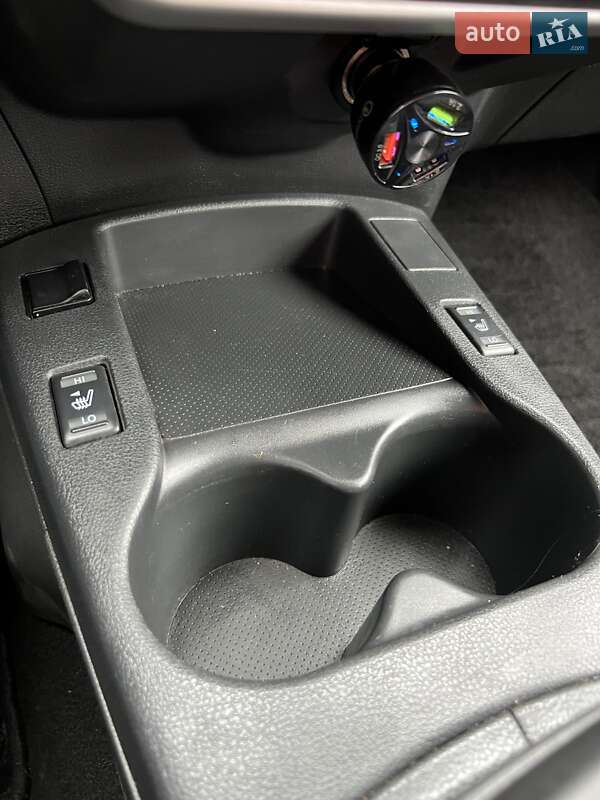 Хэтчбек Nissan Leaf 2013 в Лозовой фото 19 Хэтчбек Nissan Leaf 2013 в Лозовой