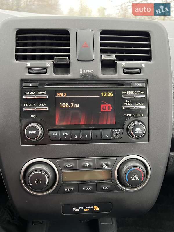 Хэтчбек Nissan Leaf 2013 в Лозовой фото 21 Хэтчбек Nissan Leaf 2013 в Лозовой