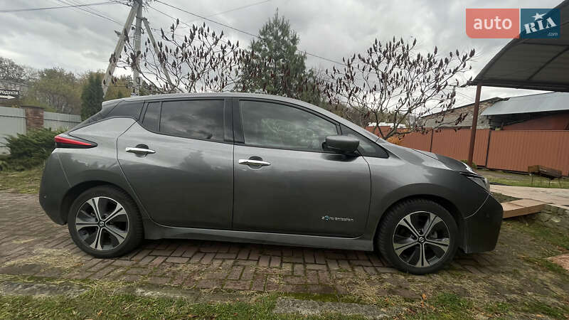 Хетчбек Nissan Leaf 2018 в Львові