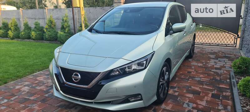 Хетчбек Nissan Leaf 2018 в 