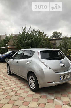 Хэтчбек Nissan Leaf 2017 в 