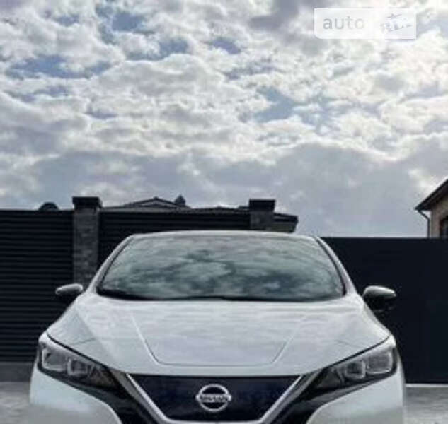 Хэтчбек Nissan Leaf 2019 в Николаеве