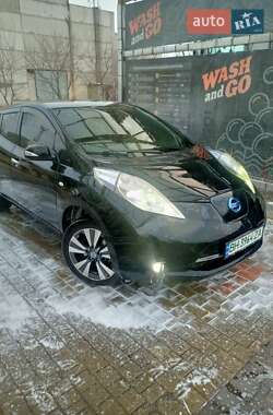 Хэтчбек Nissan Leaf 2012 в Николаеве