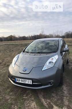 Хетчбек Nissan Leaf 2015 в Києві