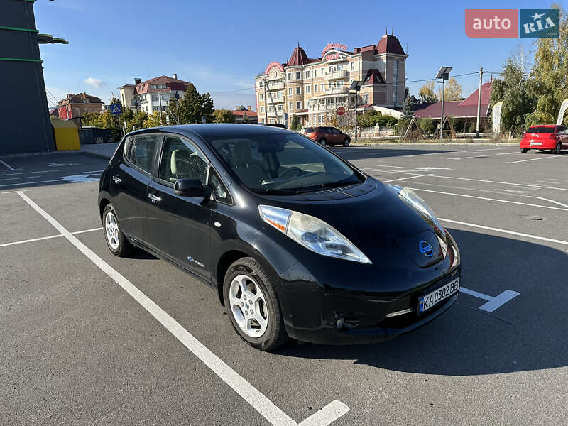 Хетчбек Nissan Leaf 2011 в Києві