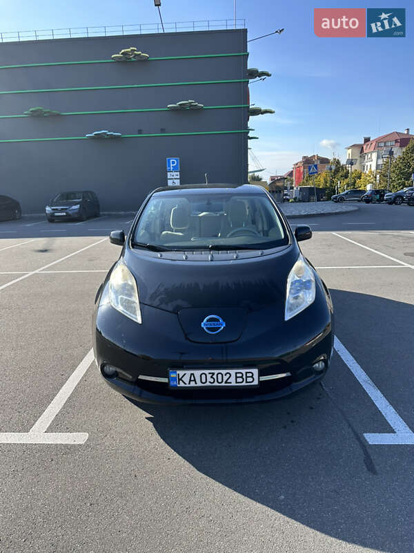 Хэтчбек Nissan Leaf 2011 в Киеве