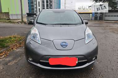 Хетчбек Nissan Leaf 2013 в Дніпрі