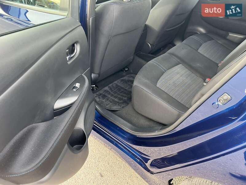 Хетчбек Nissan Leaf 2019 в Дніпрі
