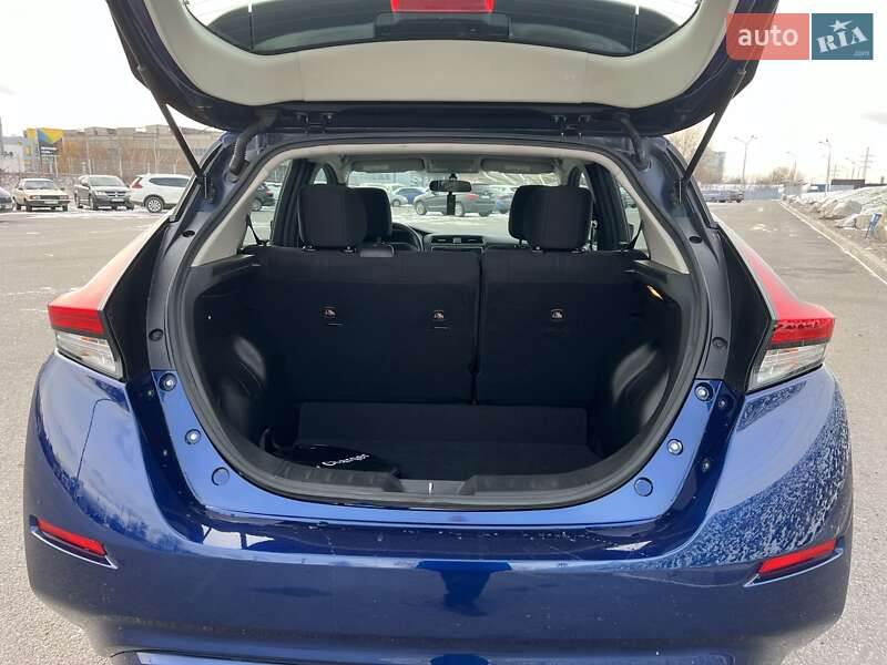 Хетчбек Nissan Leaf 2019 в Дніпрі