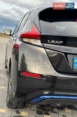 Хэтчбек Nissan Leaf 2018 в 