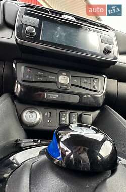 Хэтчбек Nissan Leaf 2018 в 