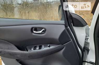 Хэтчбек Nissan Leaf 2016 в Черноморске