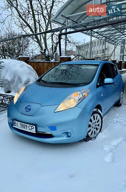 Хэтчбек Nissan Leaf 2015 в Семеновке