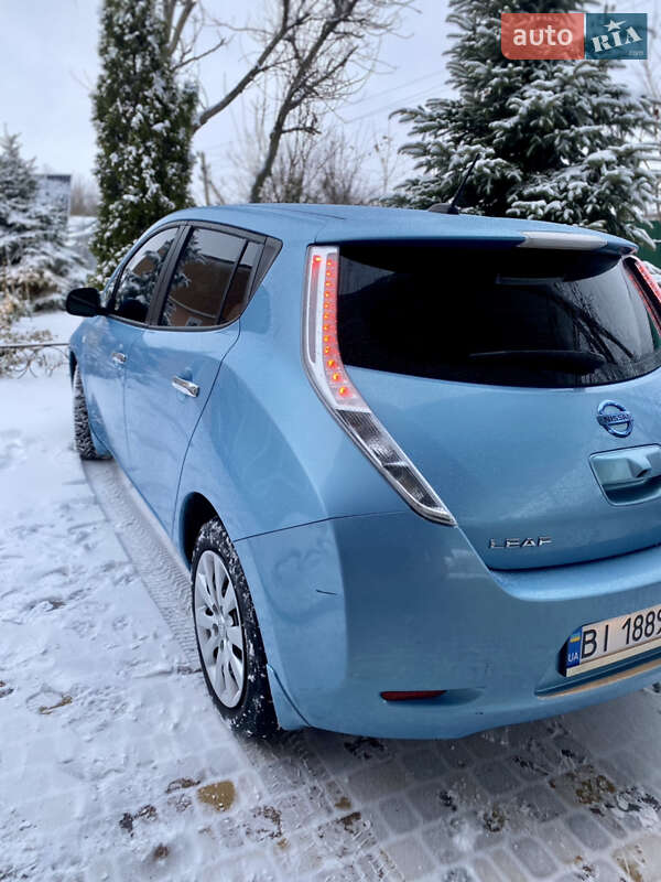 Хетчбек Nissan Leaf 2015 в Семенівці