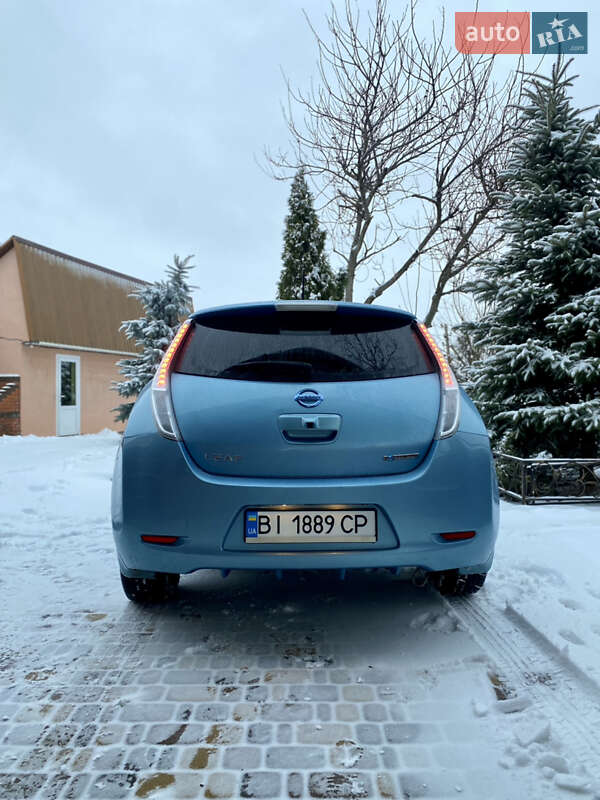 Хетчбек Nissan Leaf 2015 в Семенівці