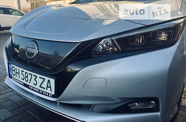 Хэтчбек Nissan Leaf 2022 в Киеве