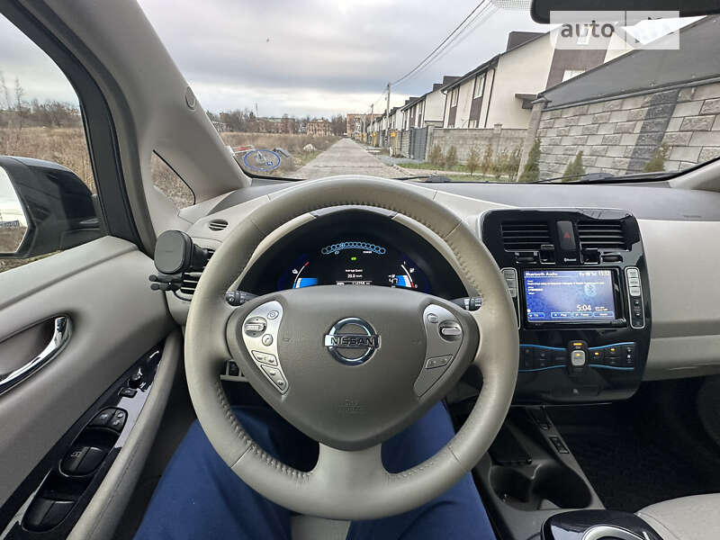 Хэтчбек Nissan Leaf 2012 в Ровно