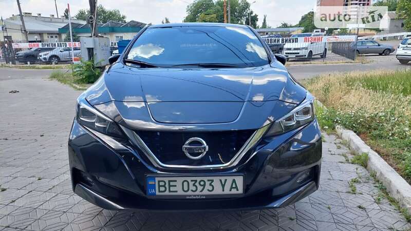 Хэтчбек Nissan Leaf 2018 в Николаеве
