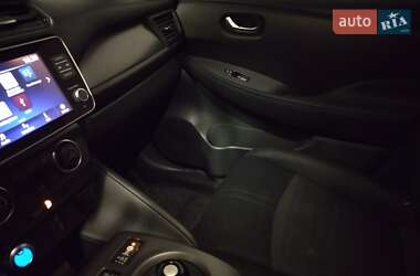 Хэтчбек Nissan Leaf 2020 в 