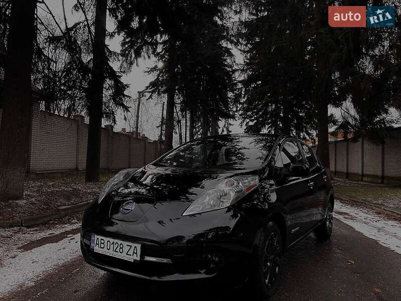 Хэтчбек Nissan Leaf 2014 в 