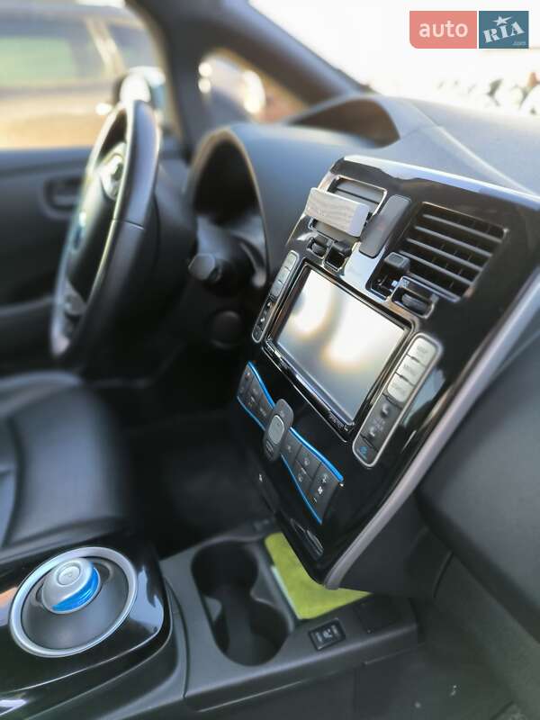 Хэтчбек Nissan Leaf 2014 в Гайвороне