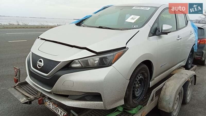 Хетчбек Nissan Leaf 2018 в Дніпрі