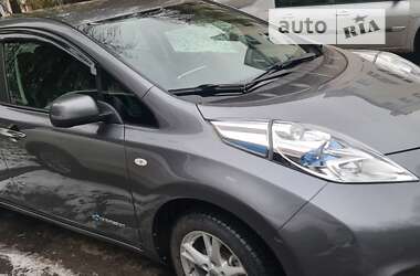 Хетчбек Nissan Leaf 2014 в Чернівцях