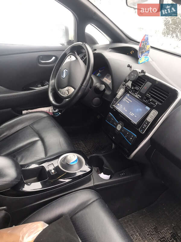 Хэтчбек Nissan Leaf 2014 в Березане