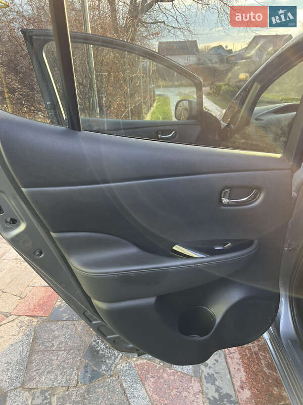 Хэтчбек Nissan Leaf 2013 в Житомире