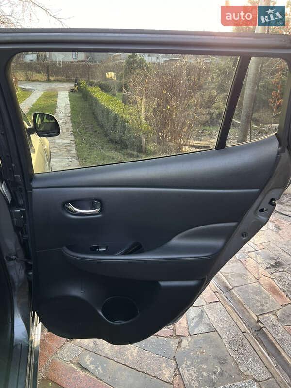 Хэтчбек Nissan Leaf 2013 в Житомире