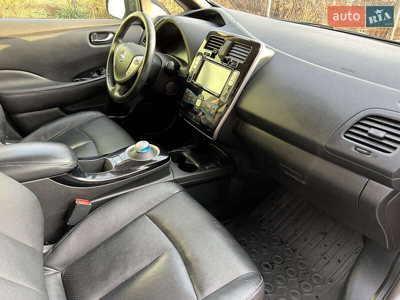 Хэтчбек Nissan Leaf 2013 в Житомире