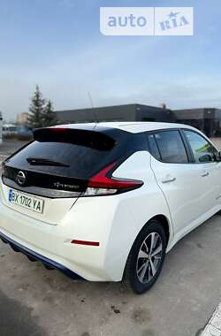 Хэтчбек Nissan Leaf 2021 в Каменец-Подольском