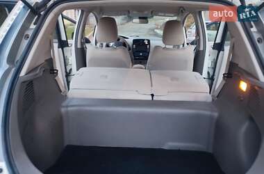 Хэтчбек Nissan Leaf 2012 в 