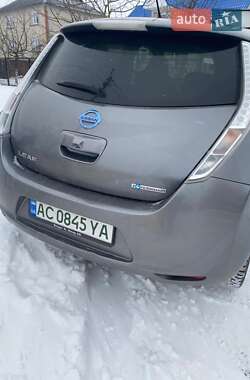 Хетчбек Nissan Leaf 2014 в 