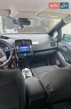 Хетчбек Nissan Leaf 2014 в 