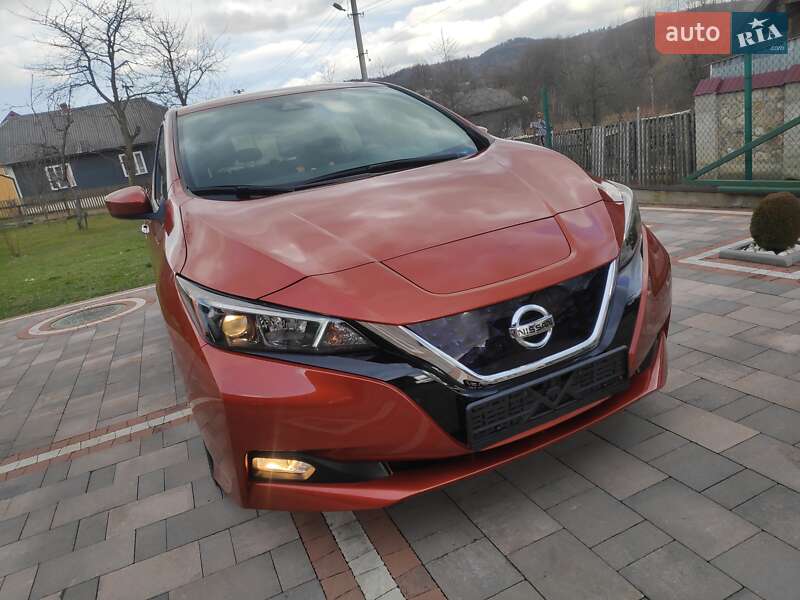 Хетчбек Nissan Leaf 2022 в 
