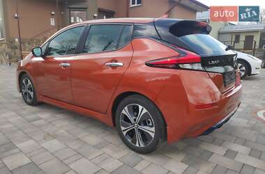 Хетчбек Nissan Leaf 2022 в Долині