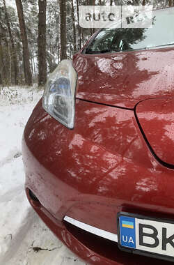 Хэтчбек Nissan Leaf 2012 в Радивилове