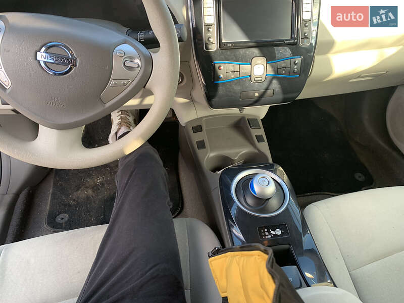 Хетчбек Nissan Leaf 2012 в Іршаві