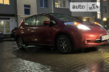 Хетчбек Nissan Leaf 2015 в Дніпрі