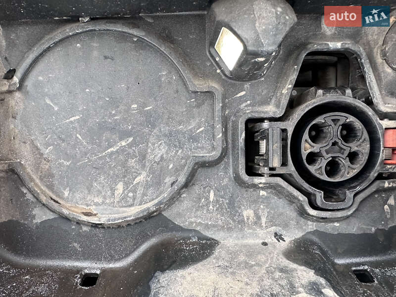 Хетчбек Nissan Leaf 2014 в Житомирі фото 5 Хетчбек Nissan Leaf 2014 в Житомирі