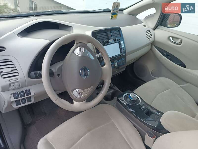 Хетчбек Nissan Leaf 2012 в Ужгороді