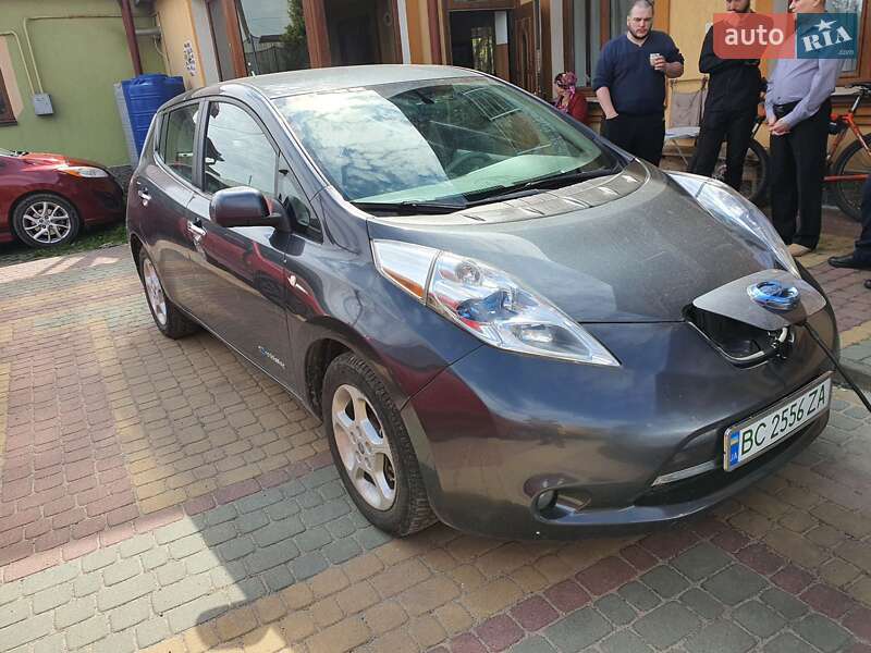 Хетчбек Nissan Leaf 2013 в Городку