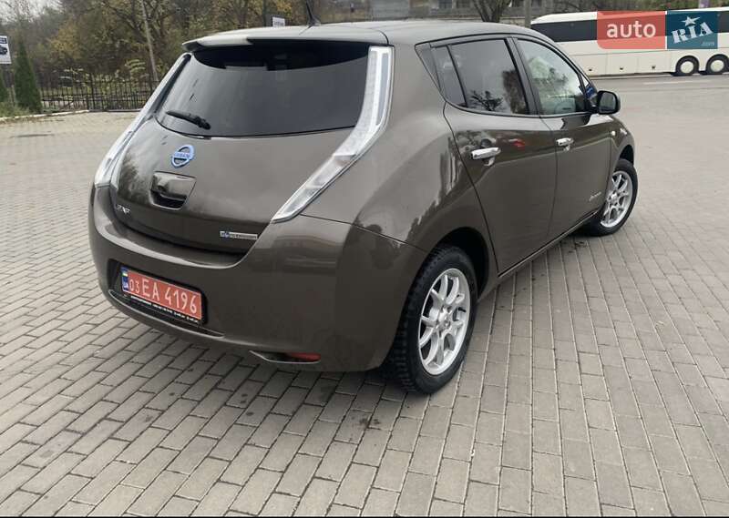 Хетчбек Nissan Leaf 2016 в Рівному