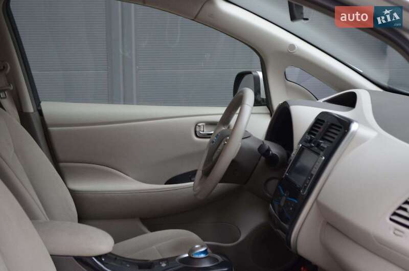 Хэтчбек Nissan Leaf 2011 в Луцке фото 9 Хэтчбек Nissan Leaf 2011 в Луцке