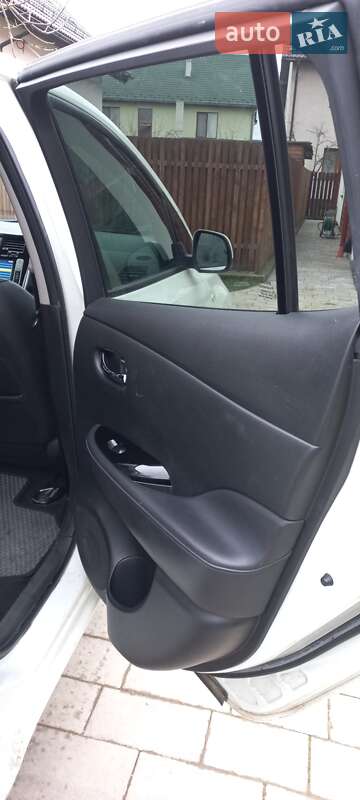 Хетчбек Nissan Leaf 2015 в Івано-Франківську