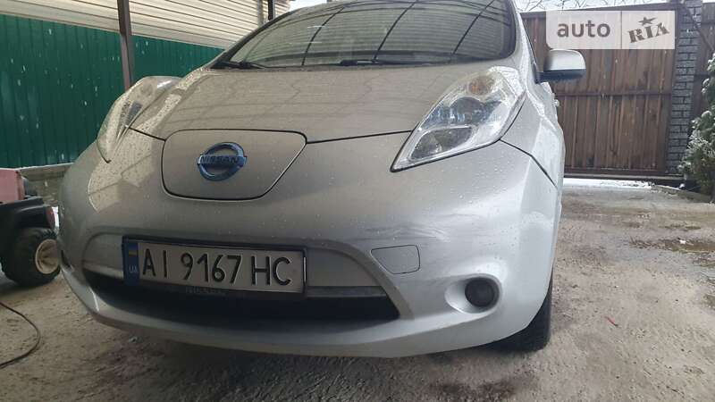 Хэтчбек Nissan Leaf 2012 в Боярке