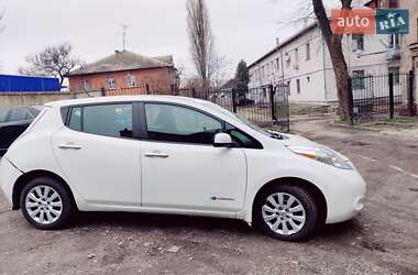 Хэтчбек Nissan Leaf 2014 в Запорожье